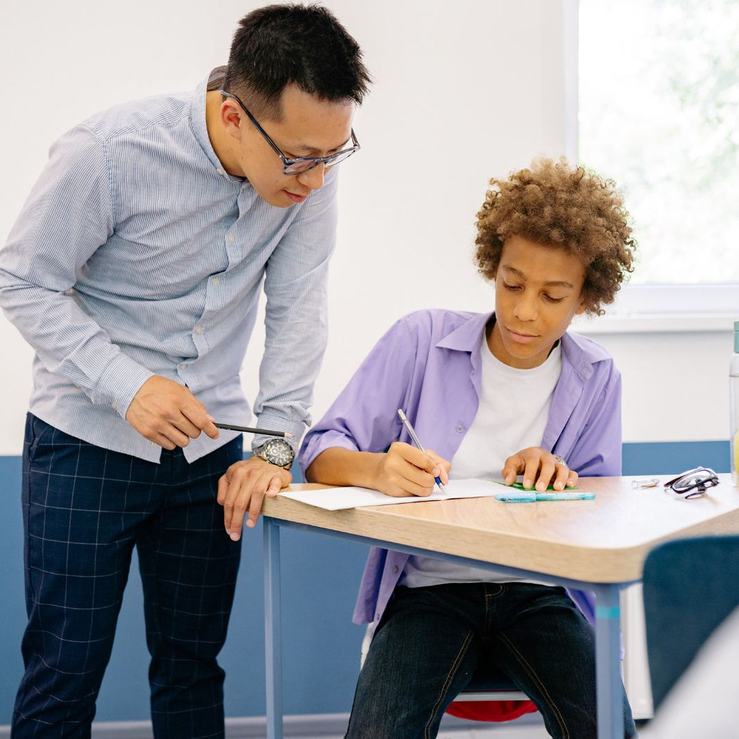 In-Person VS Online Tutoring: What Actually Works Better?